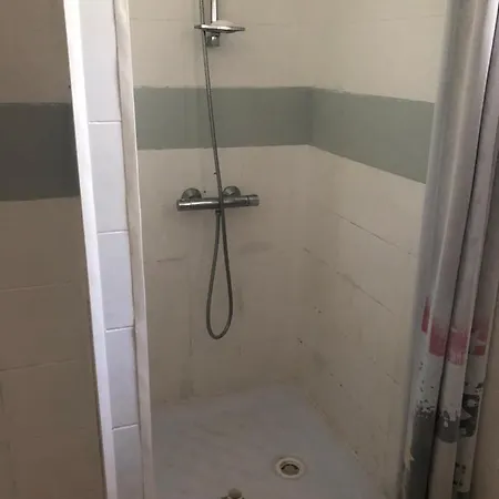 Maison 4 Personnes Hébergement de vacances *