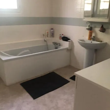 Maison 4 Personnes Hébergement de vacances Loudun